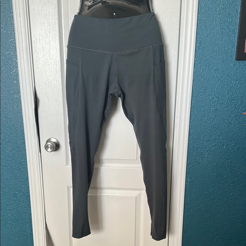 ☑️High-Waisted charcoal Leggings